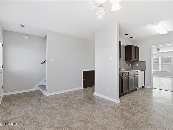 4th image of 771 Casey Ln