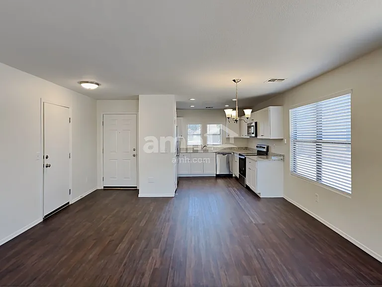 3017 S Mandy Cir — Photo 4