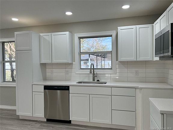 4th image of 4436 Tamarack St