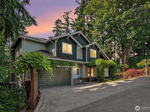 2nd image of 13128 SE Newport Way