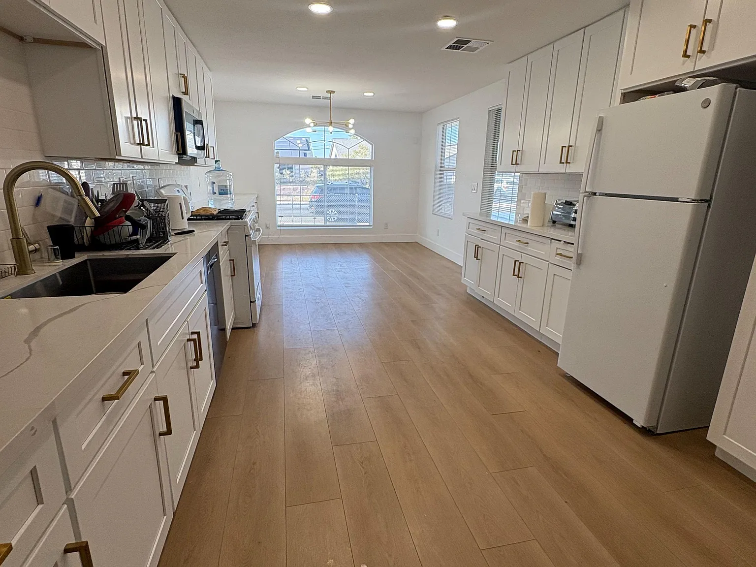 4 bed, 2.0 bath, 1893 sqft, $957 — Photo 4