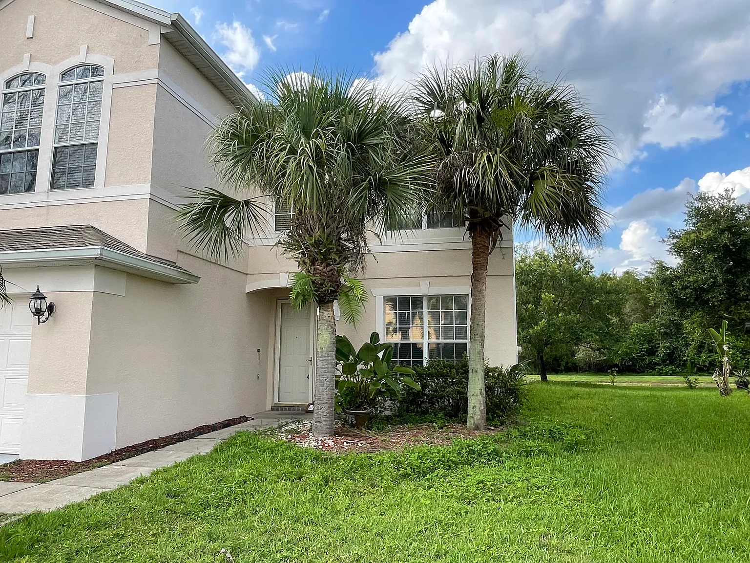 4 bed, 2.5 bath, 3069 sqft, $2,600 — Photo 2