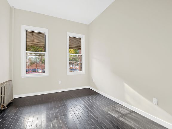 5th image of 155 Evergreen Ave APT 1R