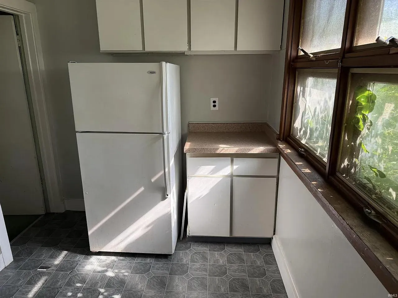 1133 Altgeld St — Photo 3