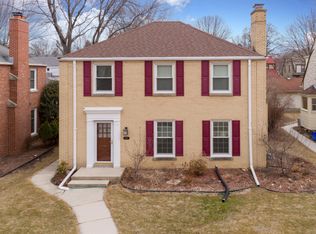 4528 N Wildwood Ave, Shorewood, WI 53211