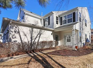 2947 Falling Waters Dr, Lindenhurst, IL 60046