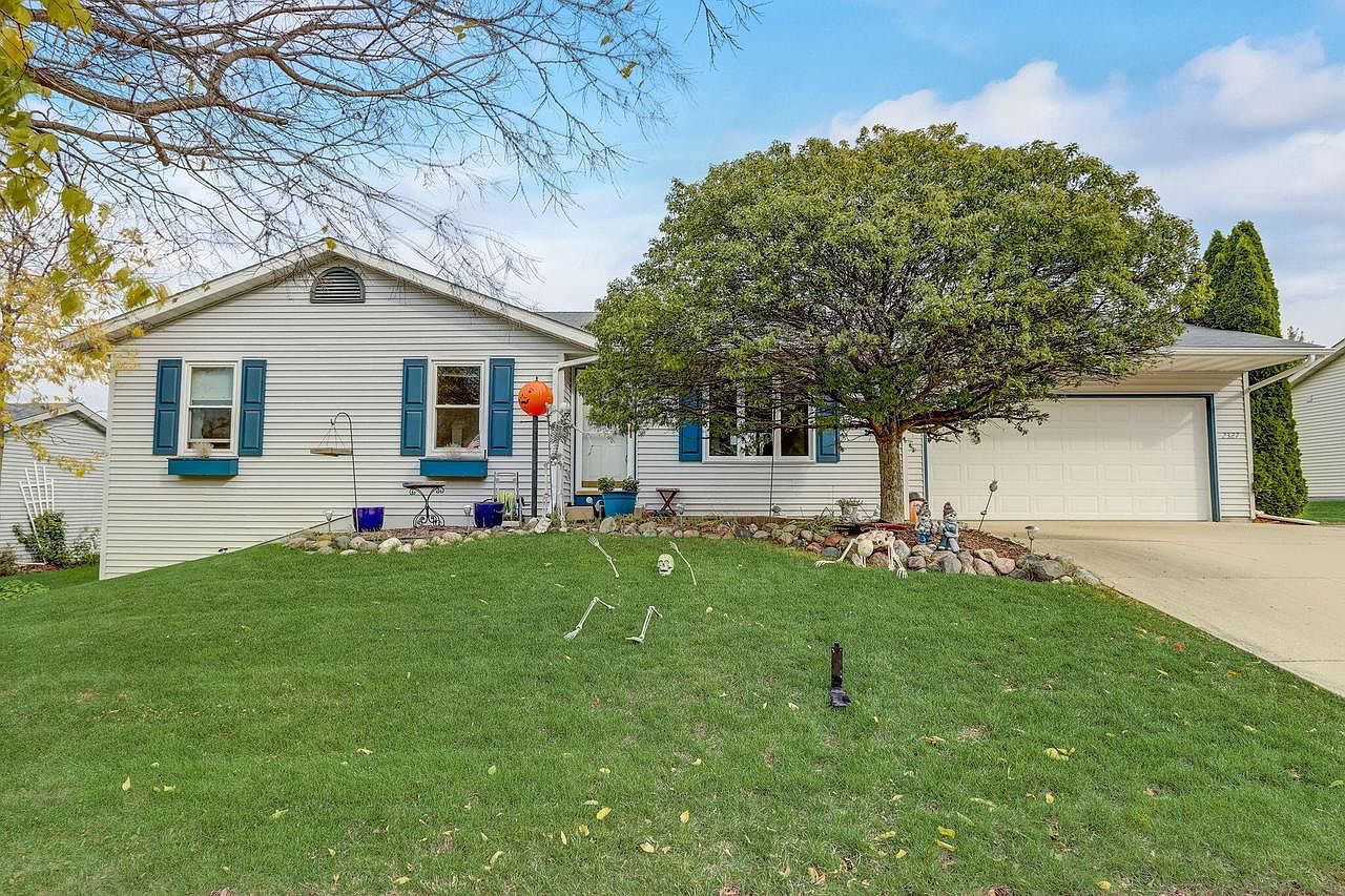 2327 Brookstone LANE Waukesha WI 53188 Zillow