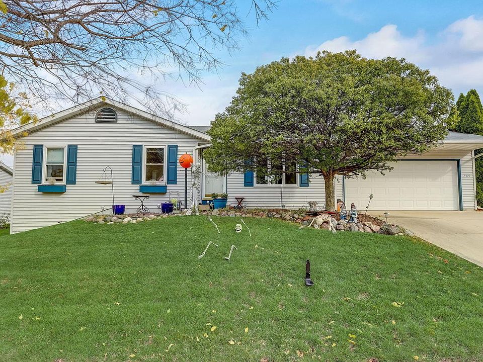 2327 Brookstone LANE Waukesha WI 53188 Zillow