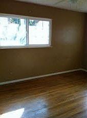 5th image of 220 E Terrace Dr