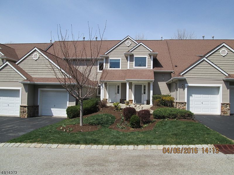 1st image of 33 Bourne Cir