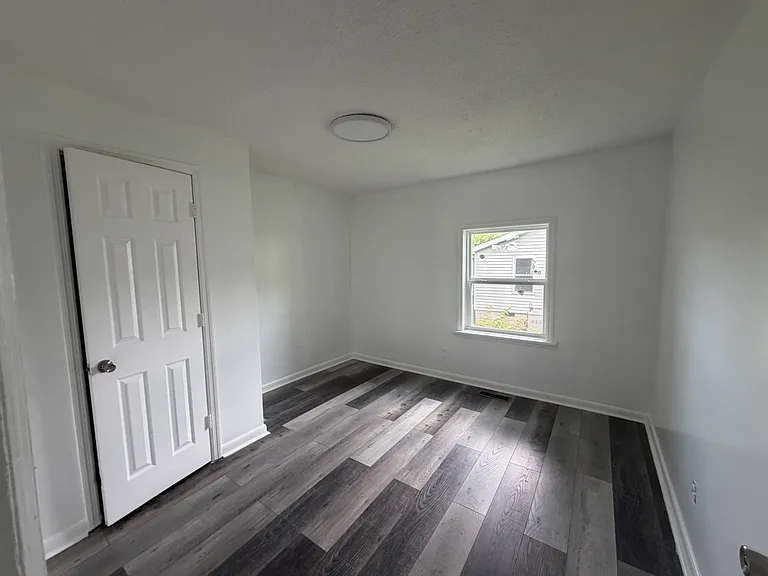 606 Pace St — Photo 8