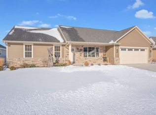 576 Pebblestone Cir, Hobart, WI 54155