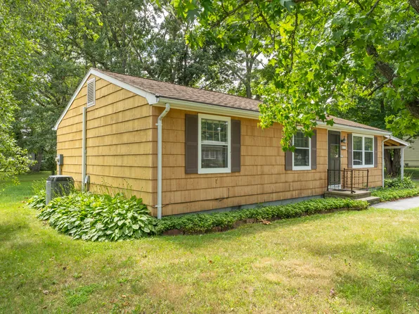 18 Saint Joseph Court, Groton, CT 06340