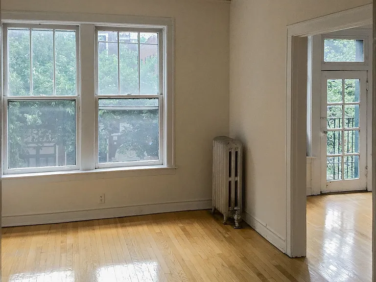 428-36 W. Surf — Photo 19