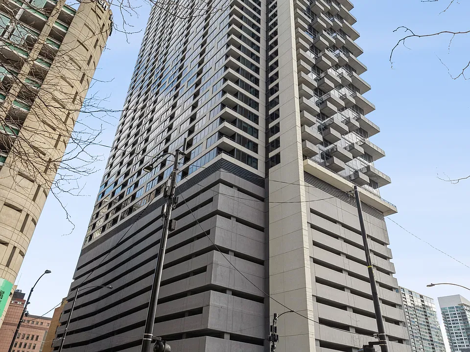 235 W Van Buren St #2119