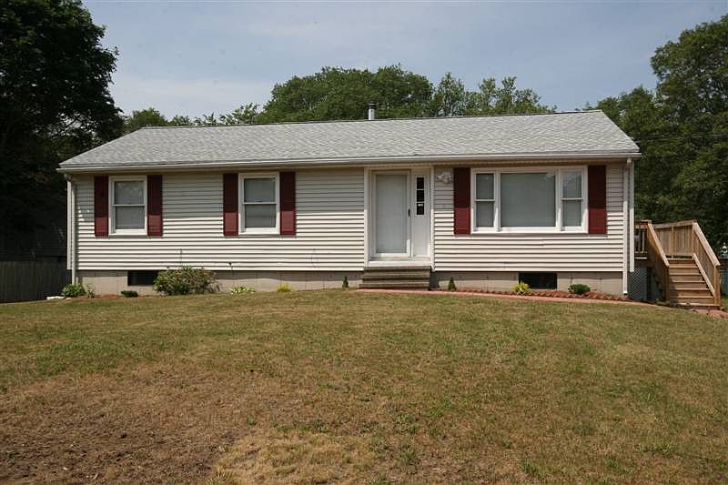 1st image of 1 Lynn Dr