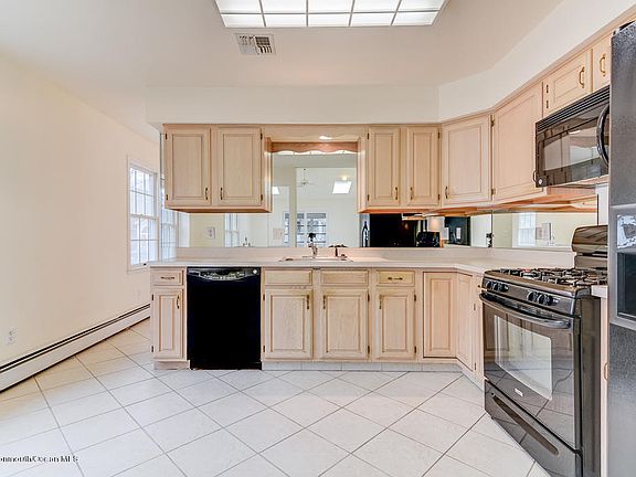 4th image of 1755 Sweetbay Dr