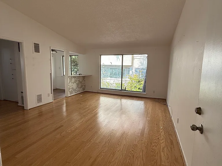 7231 Franklin Ave #2 — Photo 23