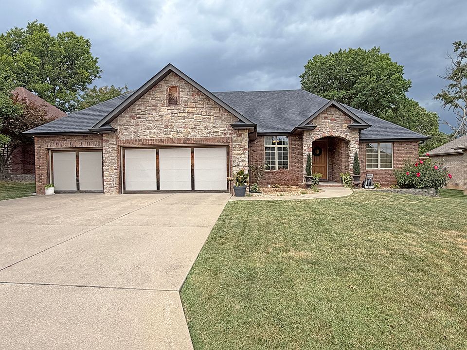 1st image of 1063 E Maryland Court