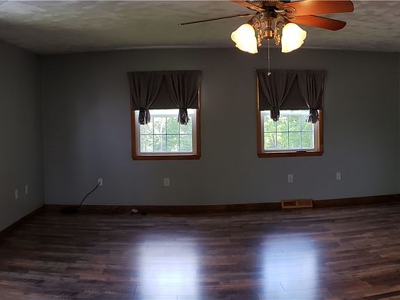 4th image of 222 Painter Rd