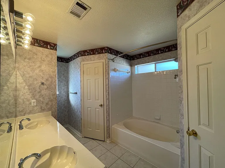 5001 Addie Dr — Photo 8