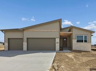 21109 Jessie Ave, Elkhorn, NE 68022