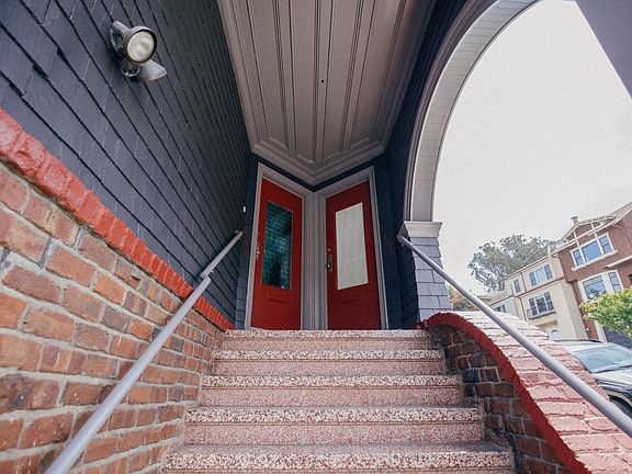 3rd image of 1450 Cole St #1450
