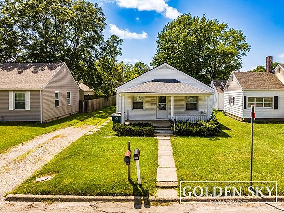 3rd image of 2309 N Rosewood Ave
