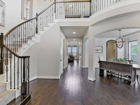 4th image of 145 Birdcall Ln