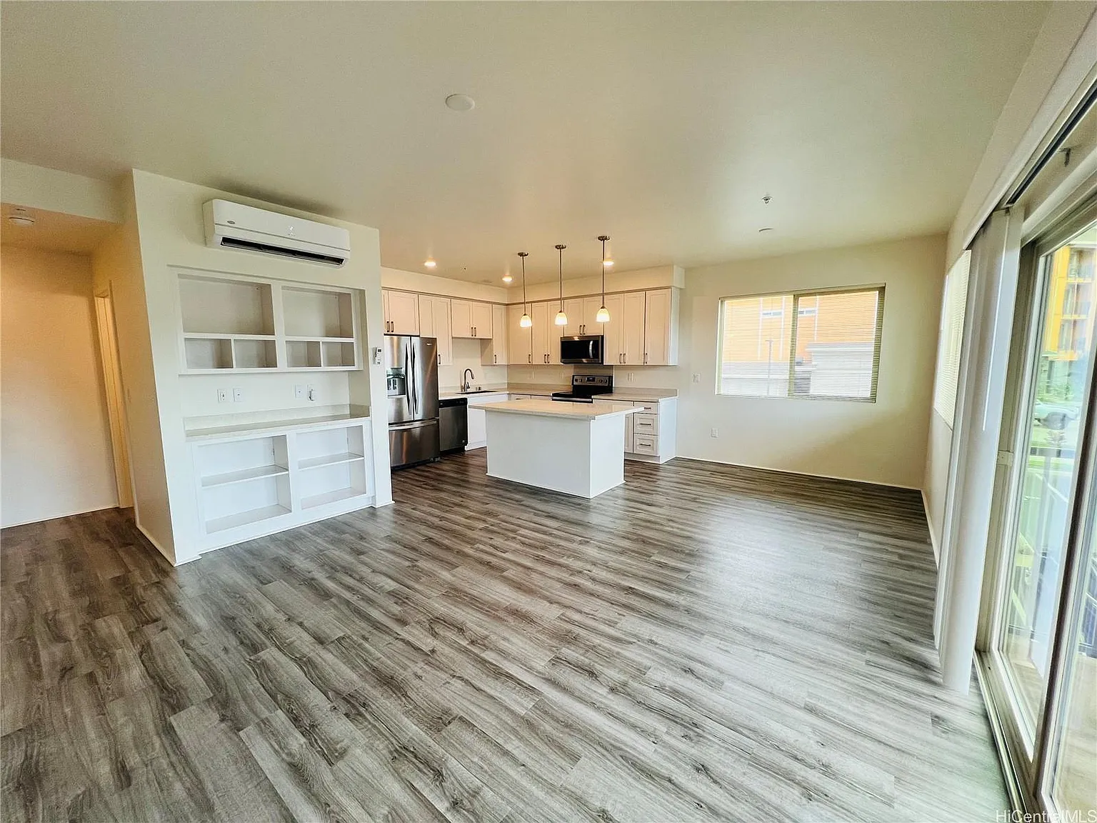 2 bed, 2.5 bath, 1119 sqft, $3,400 — Photo 4