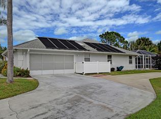 825 Barker St, Sebastian, FL 32958