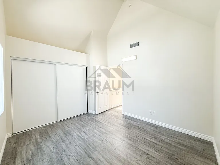 14257 Friar St — Photo 33