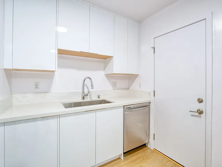 3721 Westwood Blvd — Photo 24