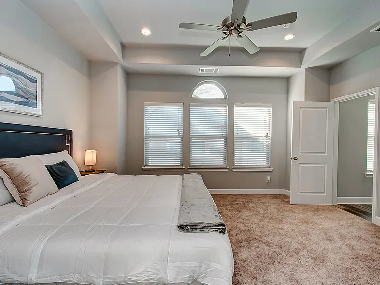4151 Dupont St — Photo 23