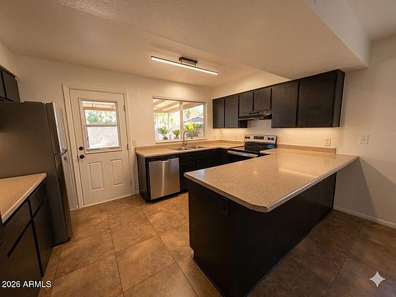 3rd image of 7232 W HATCHER Road