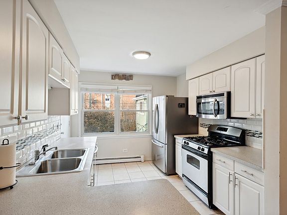 Great natural light from West facing window