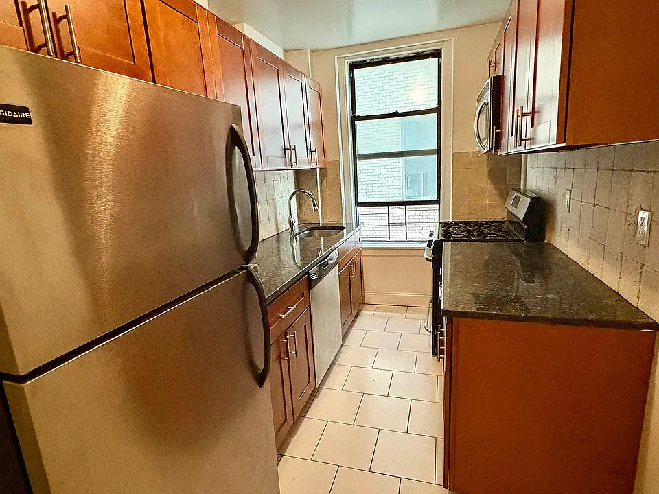 284 Convent Ave #52