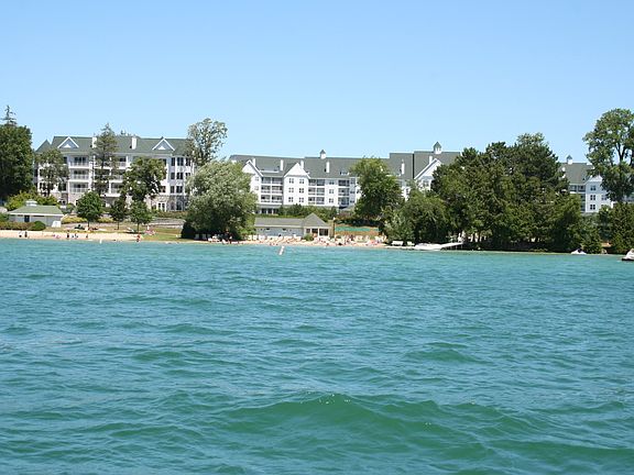 5th image of 101 Osthoff Ave #211