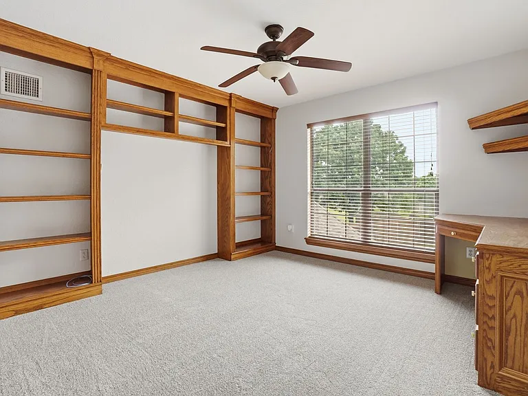 3102 NE Heritage Dr — Photo 22