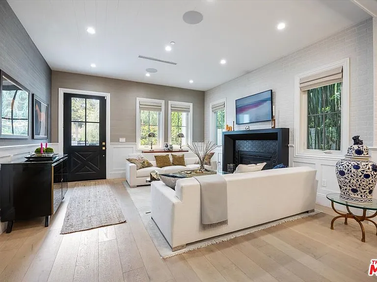 4225 Alcove Ave — Photo 7