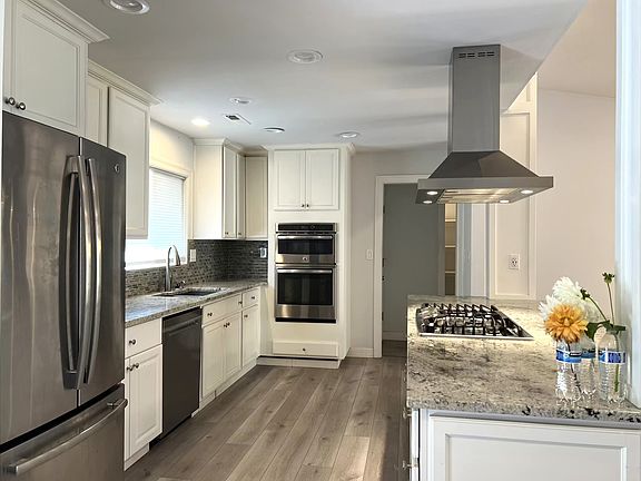 2nd image of 2255 Greentree Rd