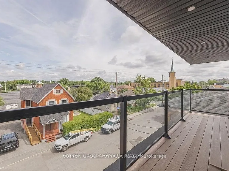 136 Carillon St #A — Photo 17