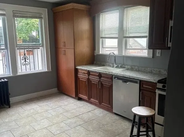 31 Cleveland Ave, Newark, NJ 07106