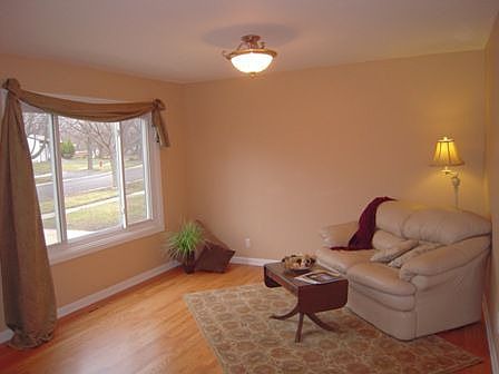 Hardwood Floor in Living room