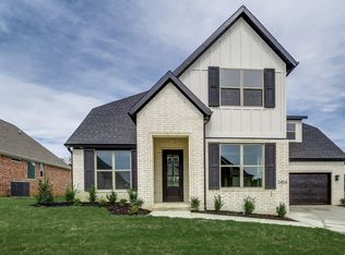3454 E Galaxy Cir, Fayetteville, AR 72701