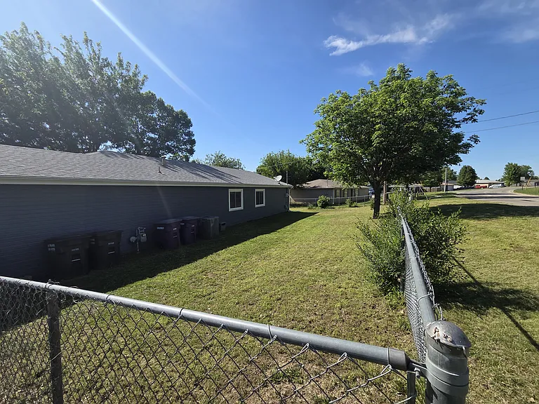 401 Stallion St — Photo 14