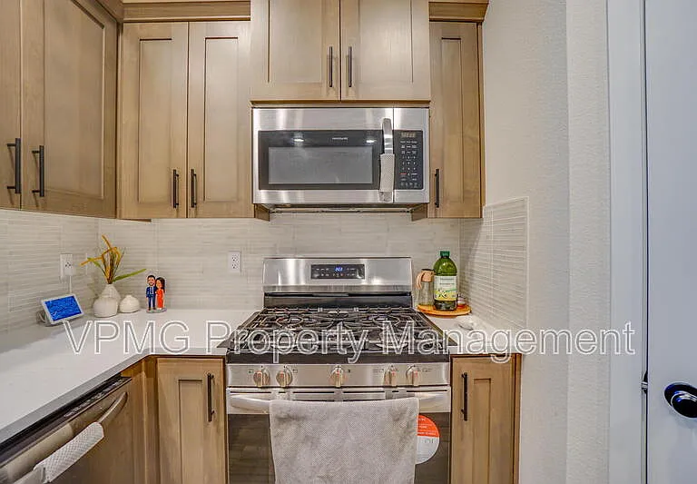 18402 NE 46th Pl — Photo 10