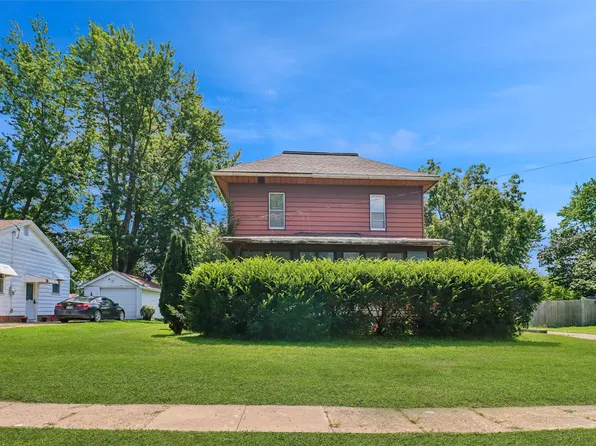 611 S 3rd Ave W, Newton, IA 50208