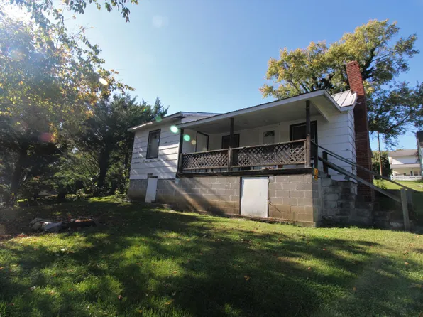 249 Woodland St, Gate City, VA 24251