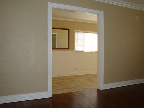 3rd image of 1626 S Columbia Pl